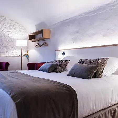 Summum Hotel Monells