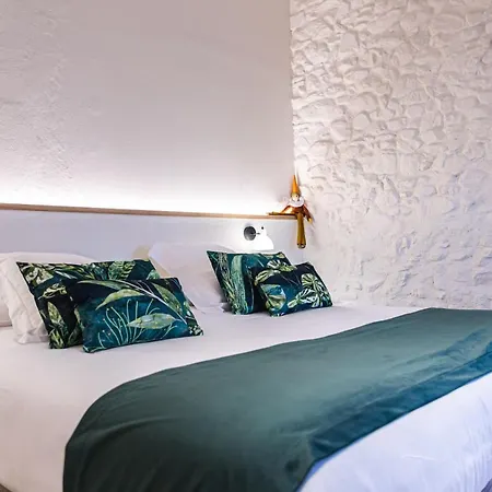 Summum Hotel *