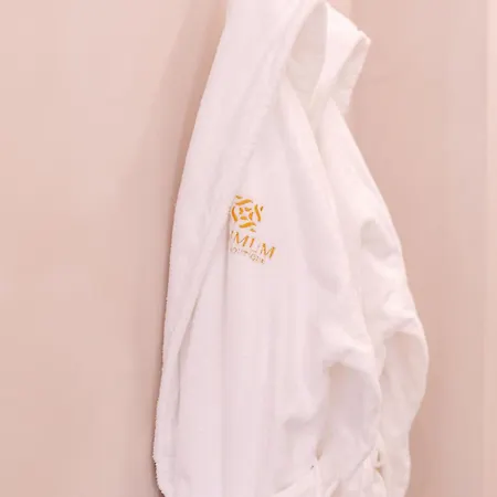 Boutique Summum * Monells